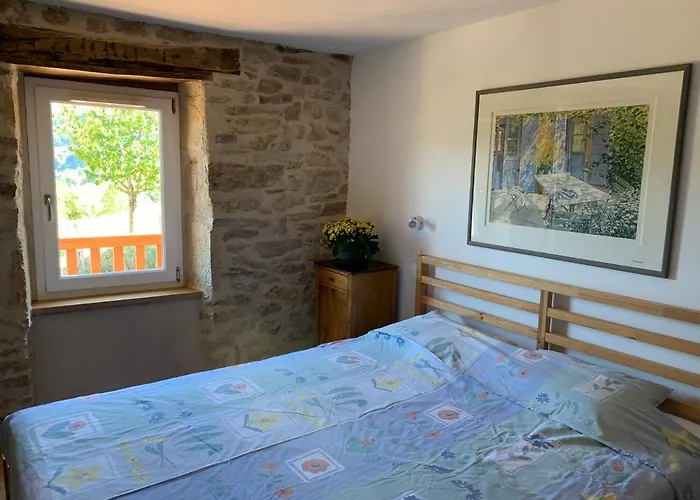 Bed and Breakfast La Combe Aux Fees