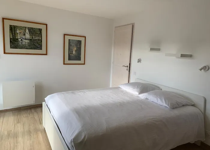 La Combe Aux Fees Saint-Côme-dʼOlt