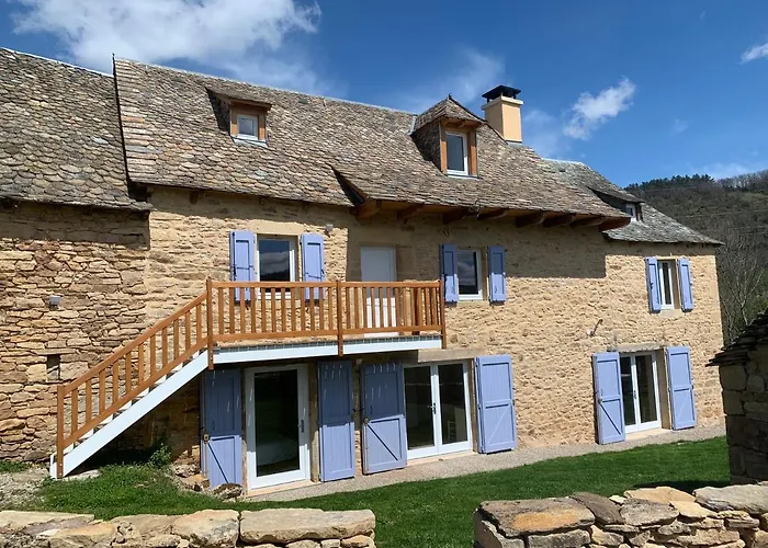 La Combe Aux Fees 3*