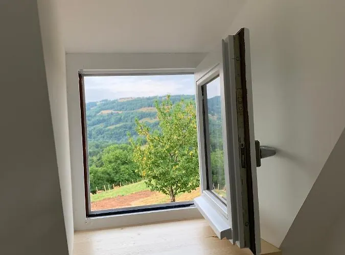 Bed & Breakfast La Combe Aux Fees