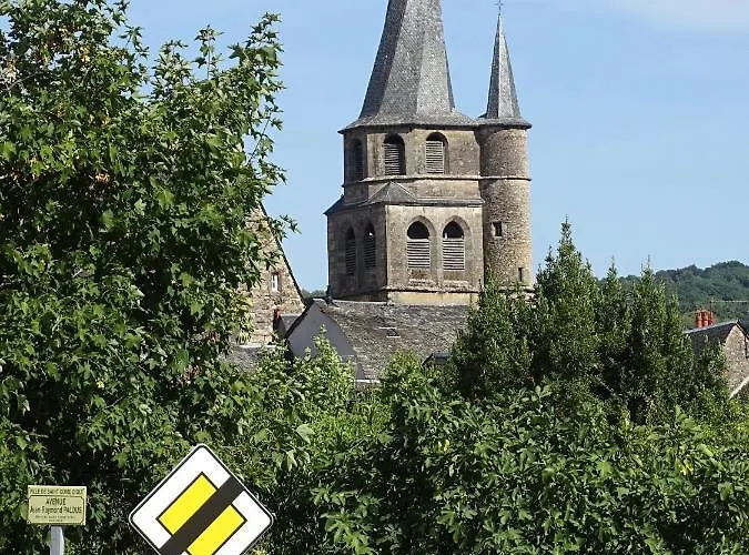 La Combe Aux Fees Bed & Breakfast