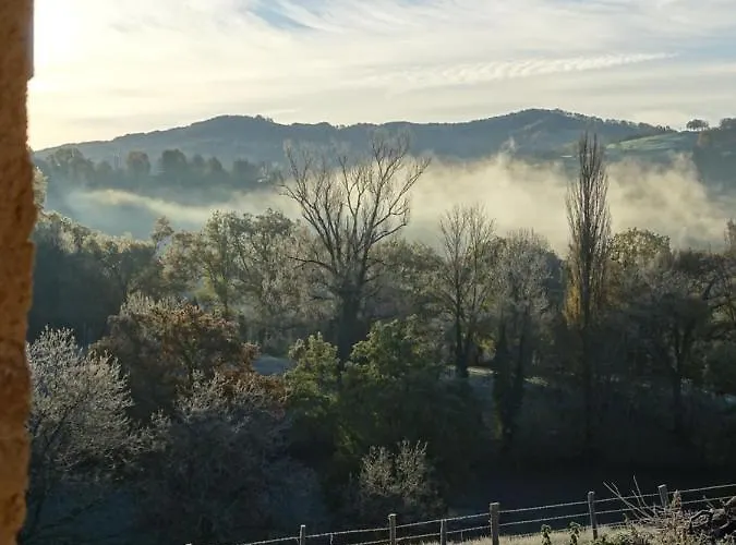 La Combe Aux Fees Saint-Côme-dʼOlt