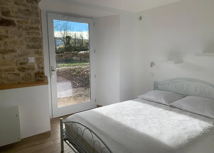 Bed & Breakfast La Combe Aux Fees